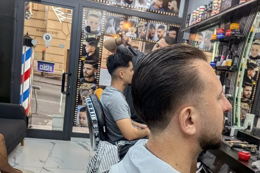 Undercut con riga laterale